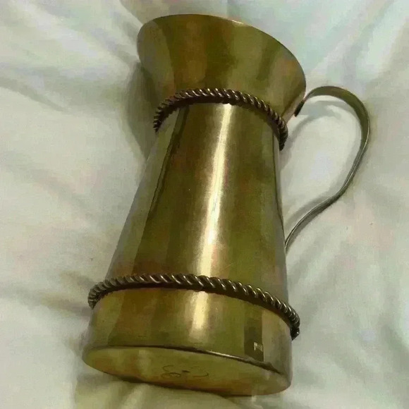 Brass pitcher with braided rope design wrapped around it made in India. Vintage - Picture 2 of 7